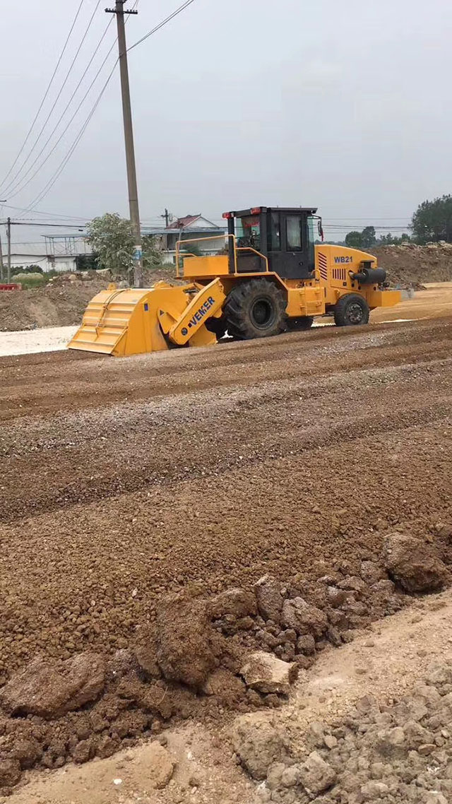 灰土拌合機(jī) 灰土拌合機(jī)